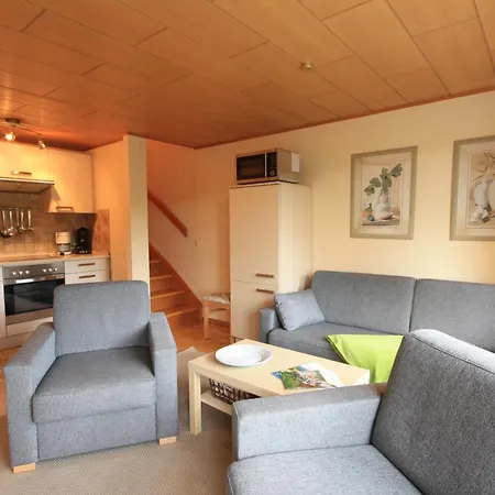 Maximilian Mit Balkon