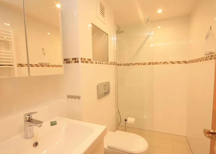 Daire Maximilian Mit Balkon *