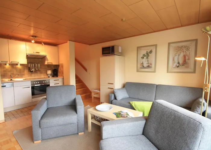 Maximilian Mit Balkon